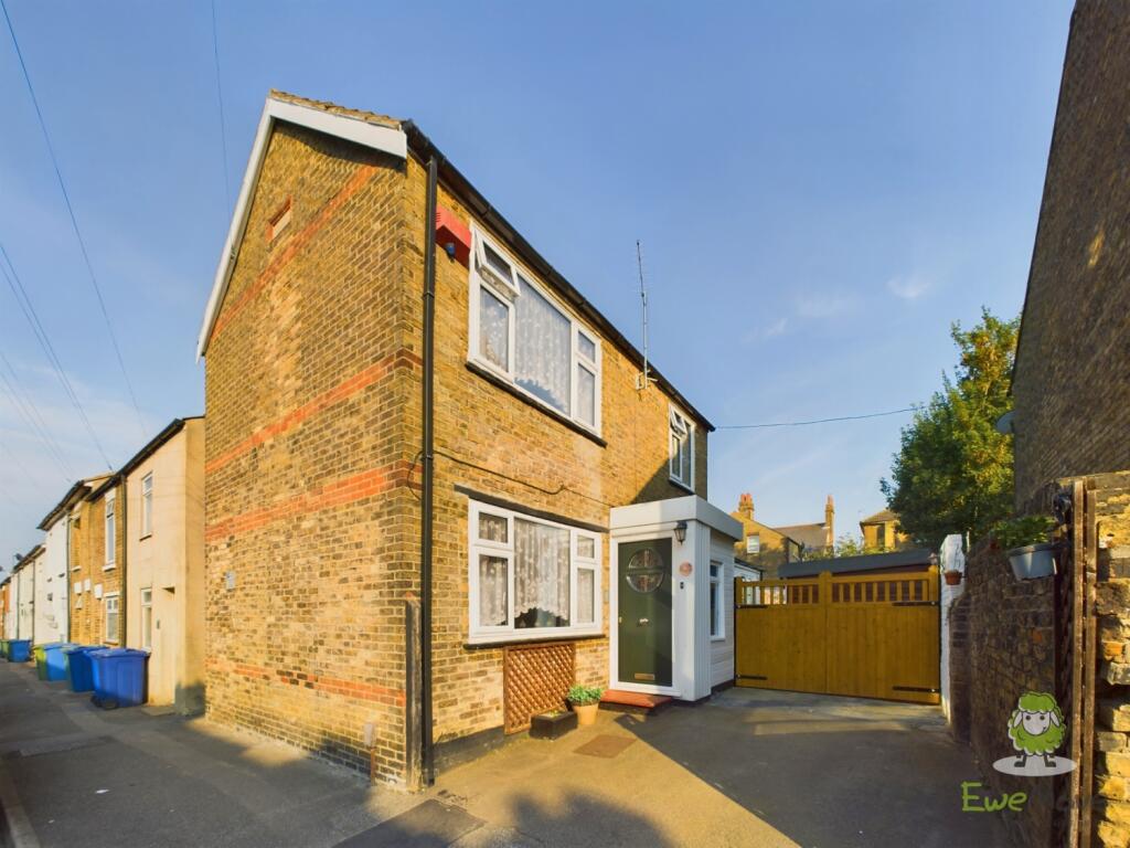 CAM01543G0-PR0097-STILL039