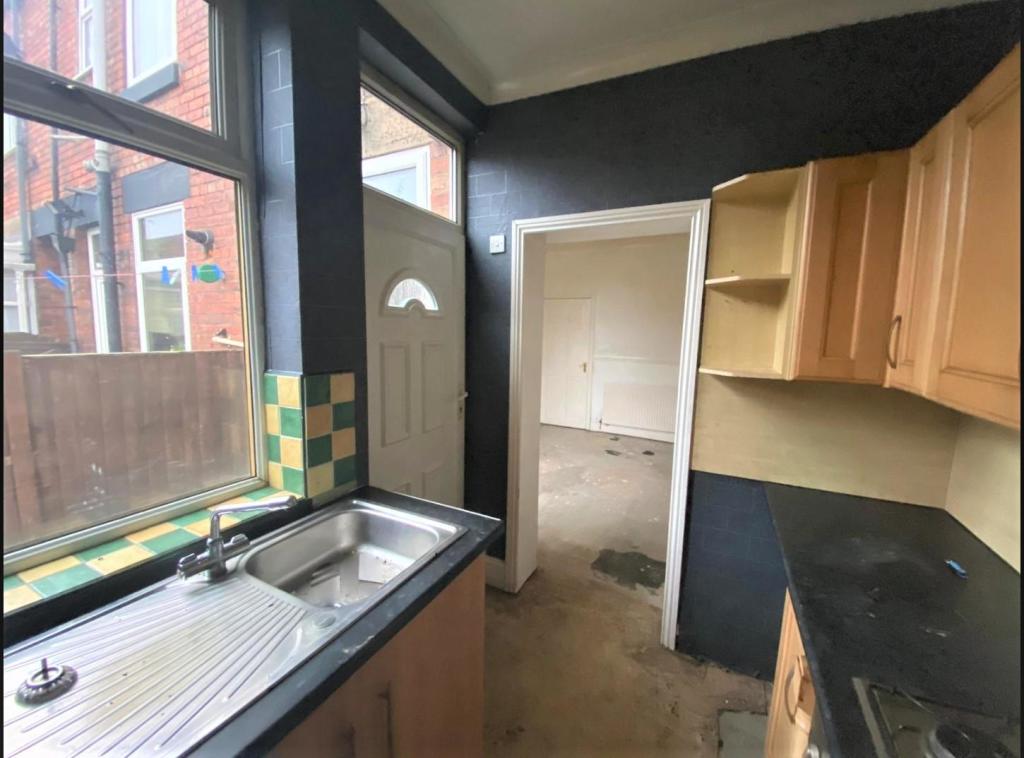 kitchen x2.jpg
