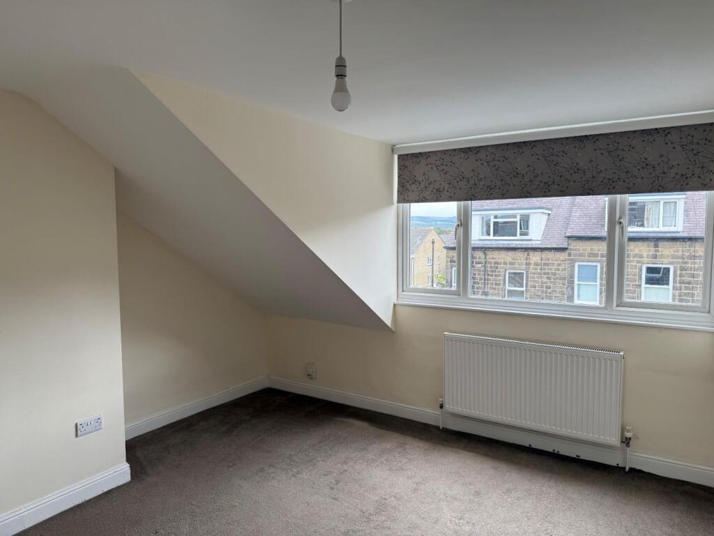 Bedroom 1.jpg