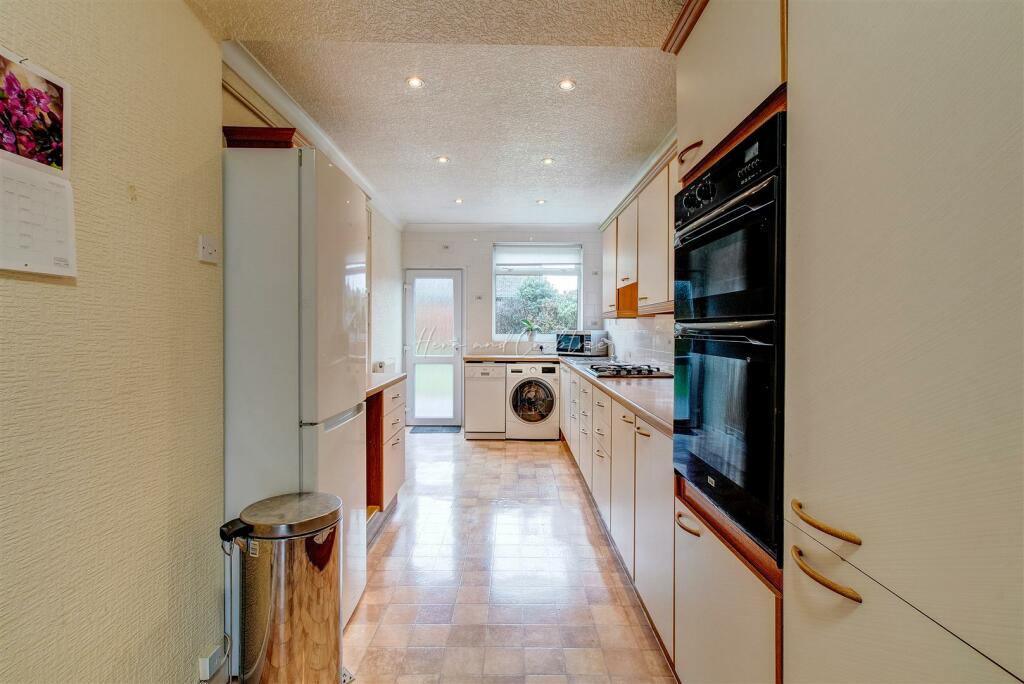 Maes Y Coed Road, Heath, HernCrabtree (9).jpg