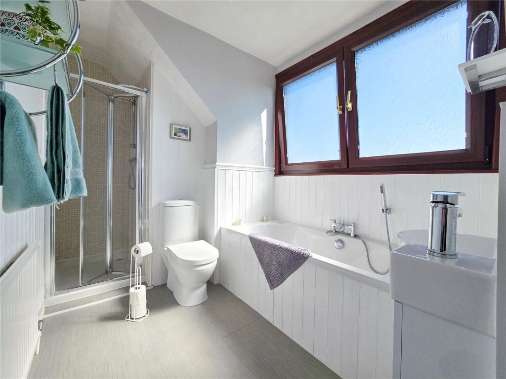 En-Suite Bathroom