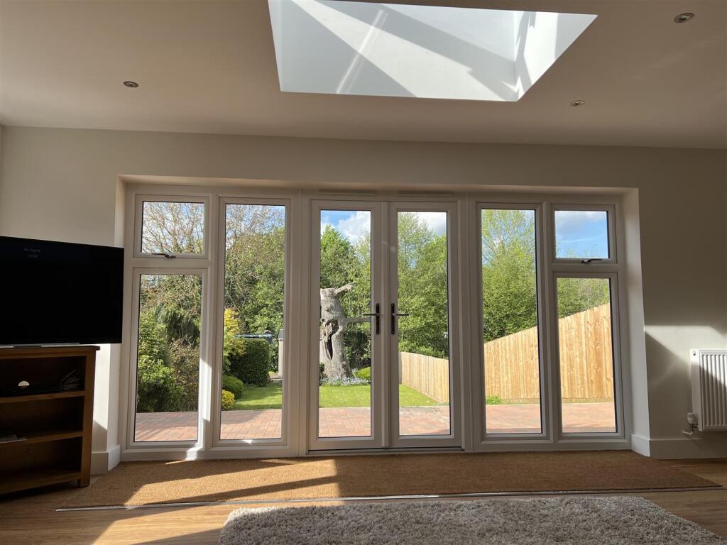 doors out to garden.jpeg