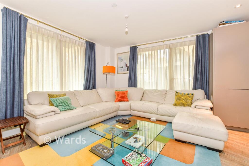 Lounge/ Diner/ Kitchen