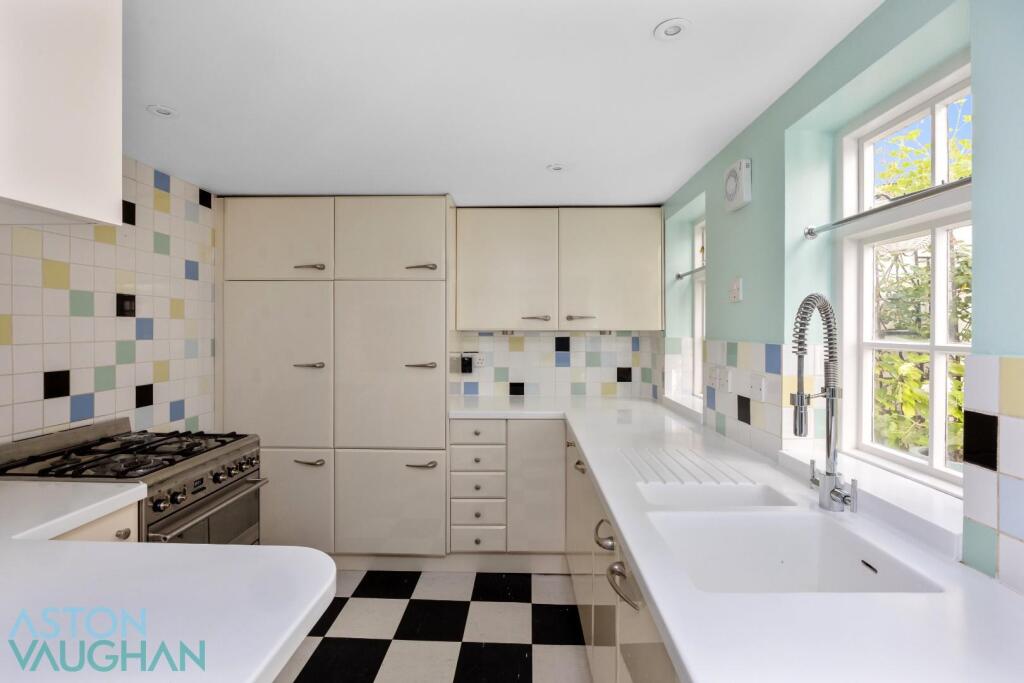 Crescent Place, 4-021.jpg