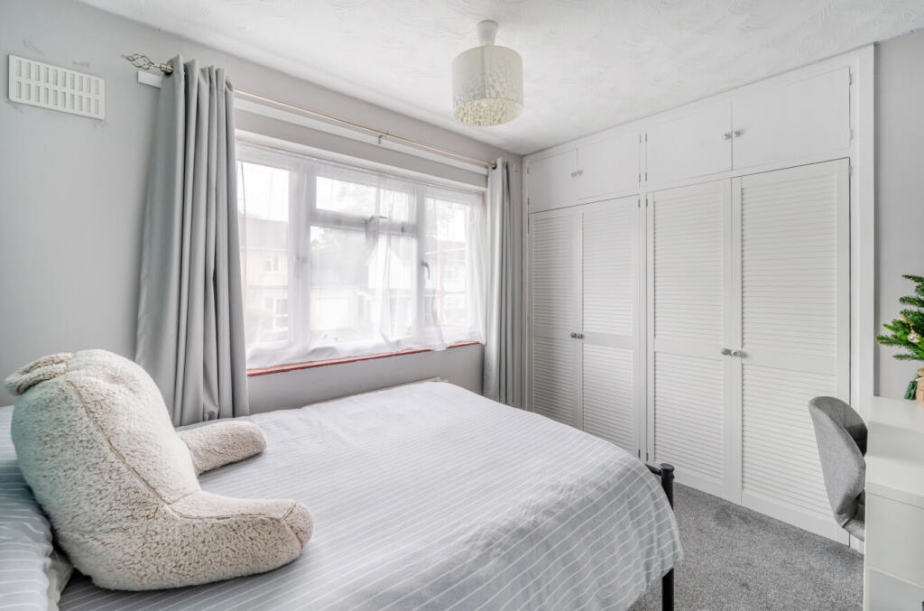 1370697-20-68f772...