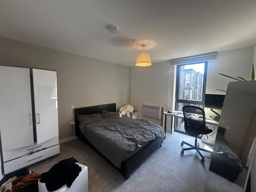 010582SPCSHIMG_5956206bw (11).jpg