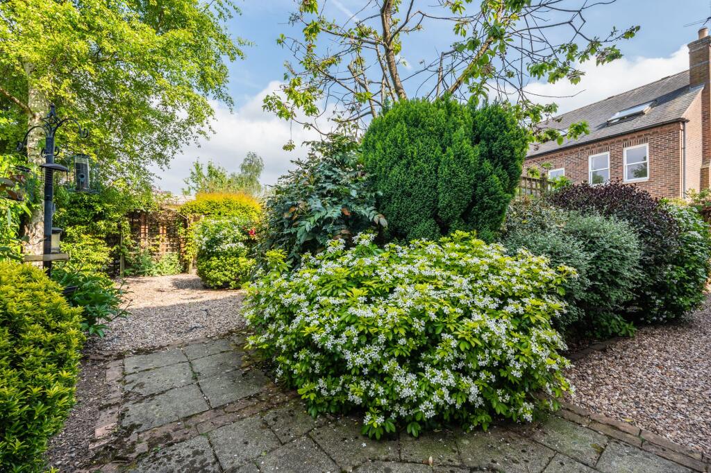 Path to garden office