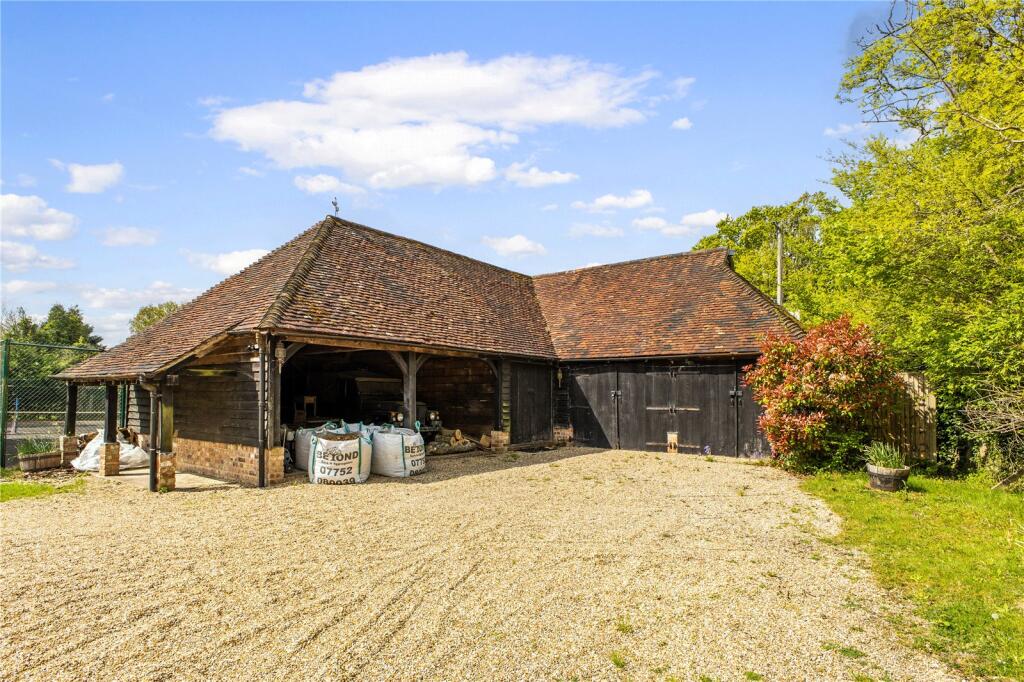 Garage &amp; Guest Barn