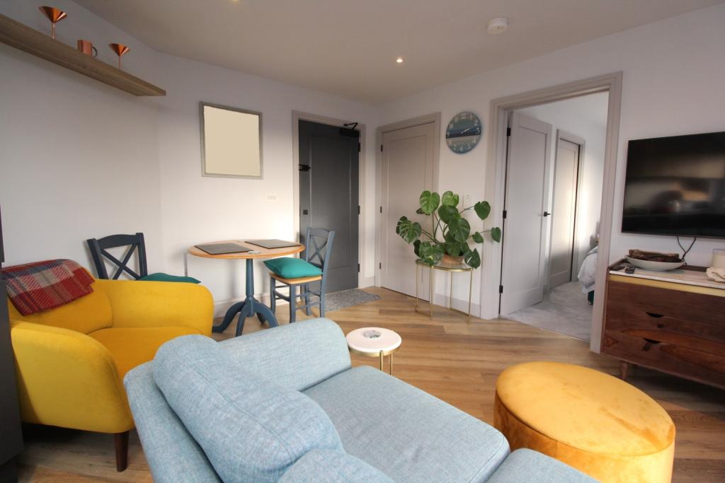 Lounge Dining Area