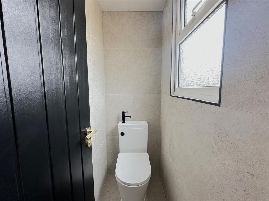 Cloakroom/WC