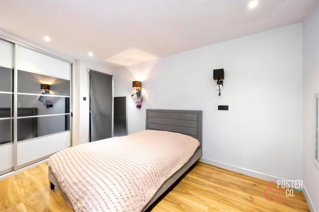 Meadow Close, 7-048 copy.jpg