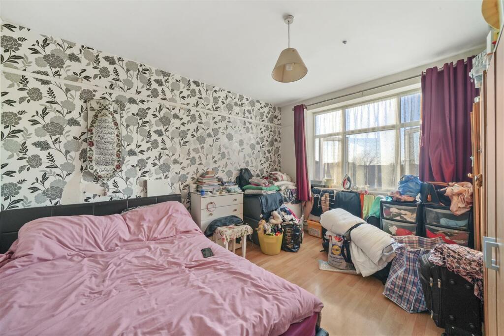184 Neasden Lane - uViL4xq6BVESK86UOMl3.jpg