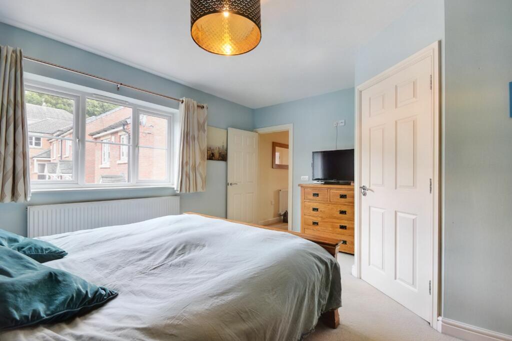 Master Ensuite through to Landing