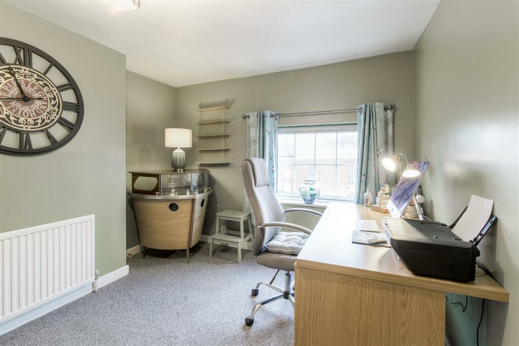 28 Coleshill Road, Atherstone