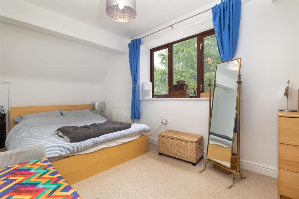 LE65 1RN TBMD-020.jpg