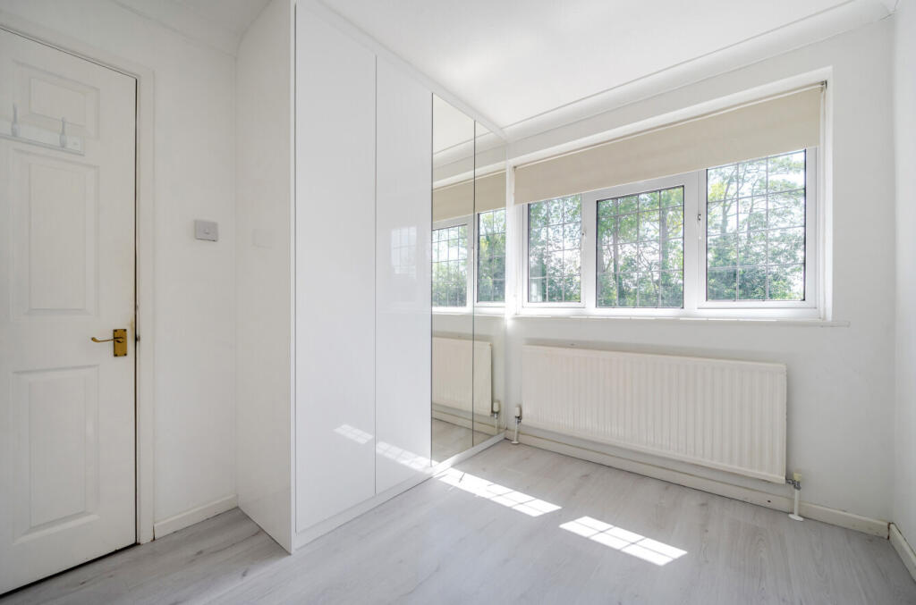 1335751-16-6895fe...