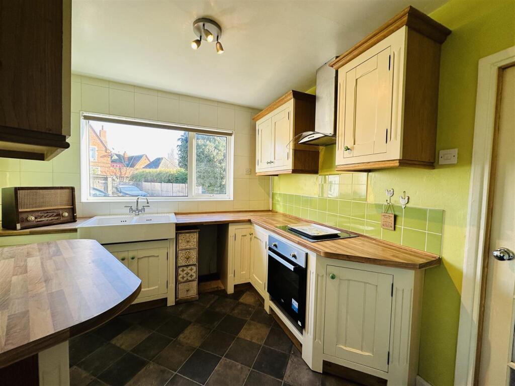 kitchen 1.jpg
