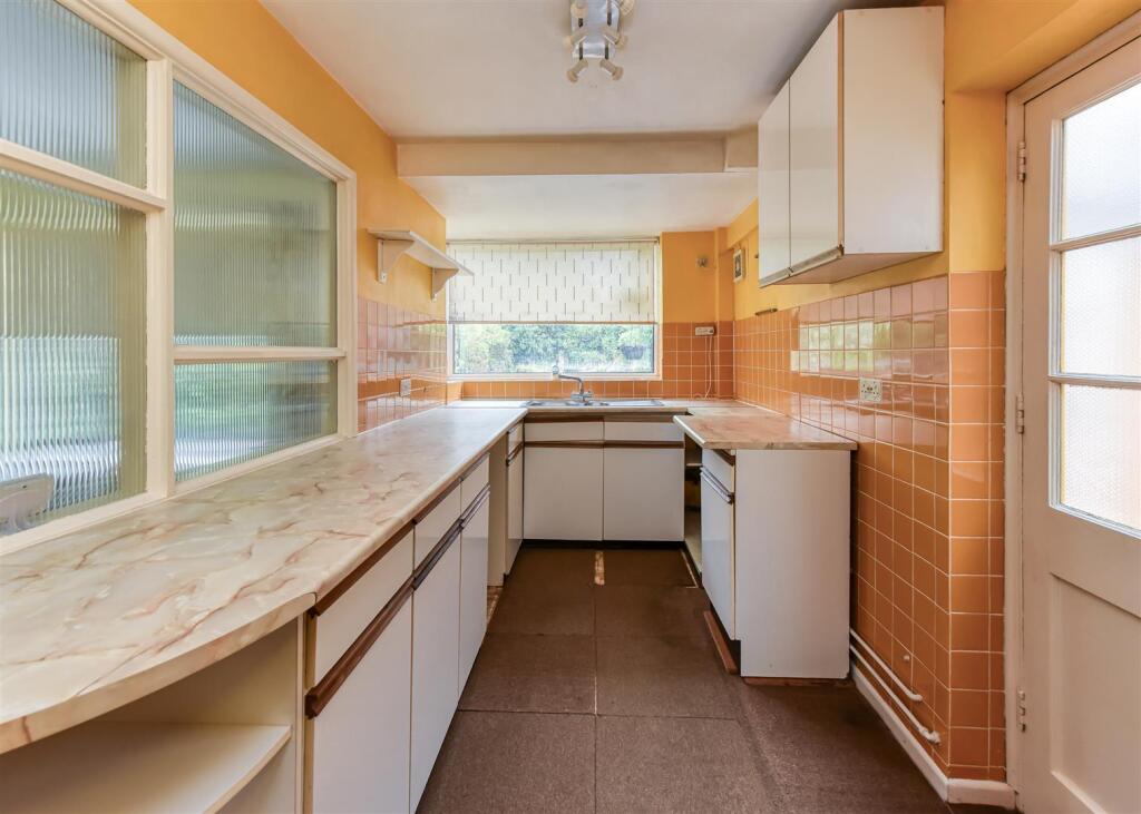 26 Elliotts Lane-kitchen.jpg