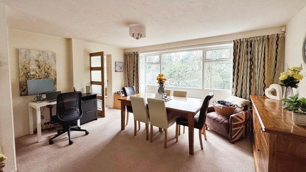 6774b95f-image_pi...