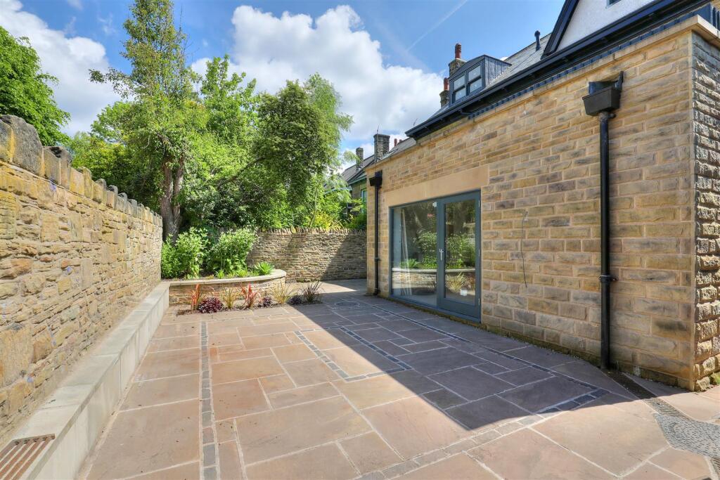 DW172505_7_9_tonemapped copy.jpg