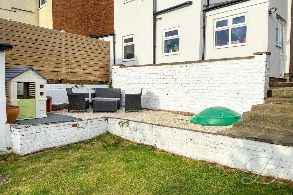 18 - Rear Garden.jpg