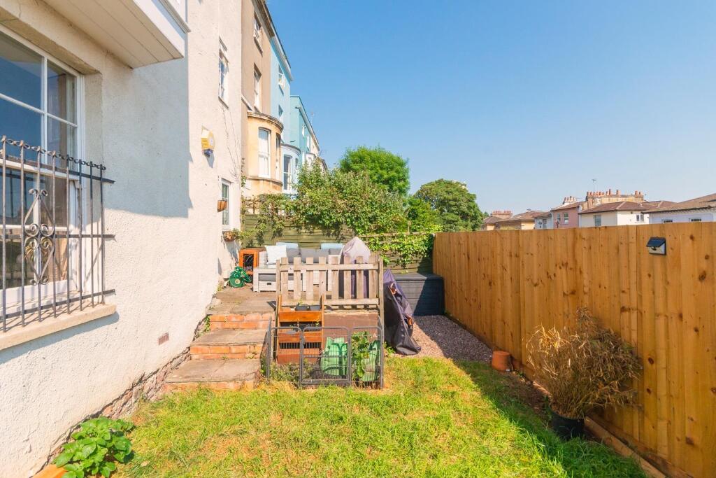 DAORDLEIFGNIRPS57FG - External C.jpg