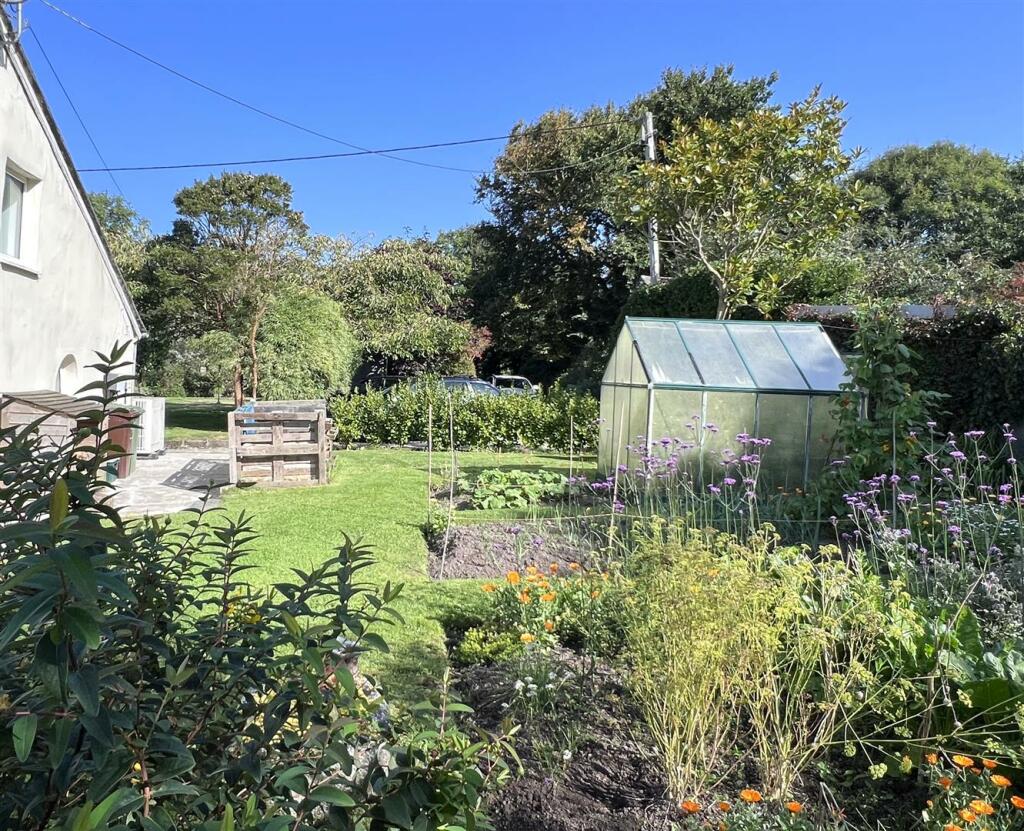 Garden, Garage, Parking