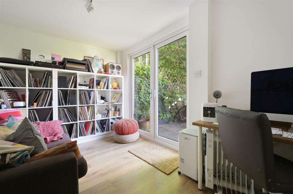 MANOR GREEN ROAD   (5).jpg