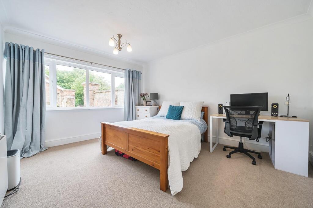 MASTER BEDROOM.jpg