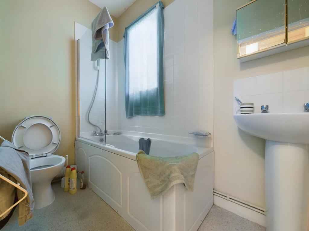 CAM01740G0-PR0253-STILL013