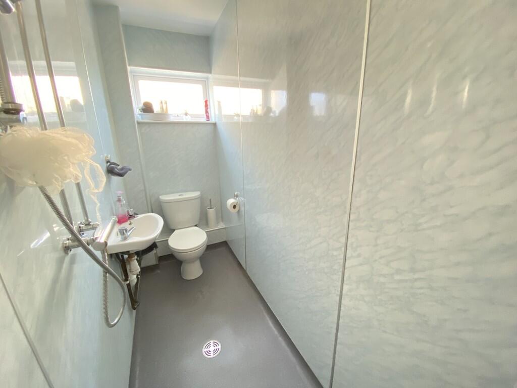Cloaks/shower roo...