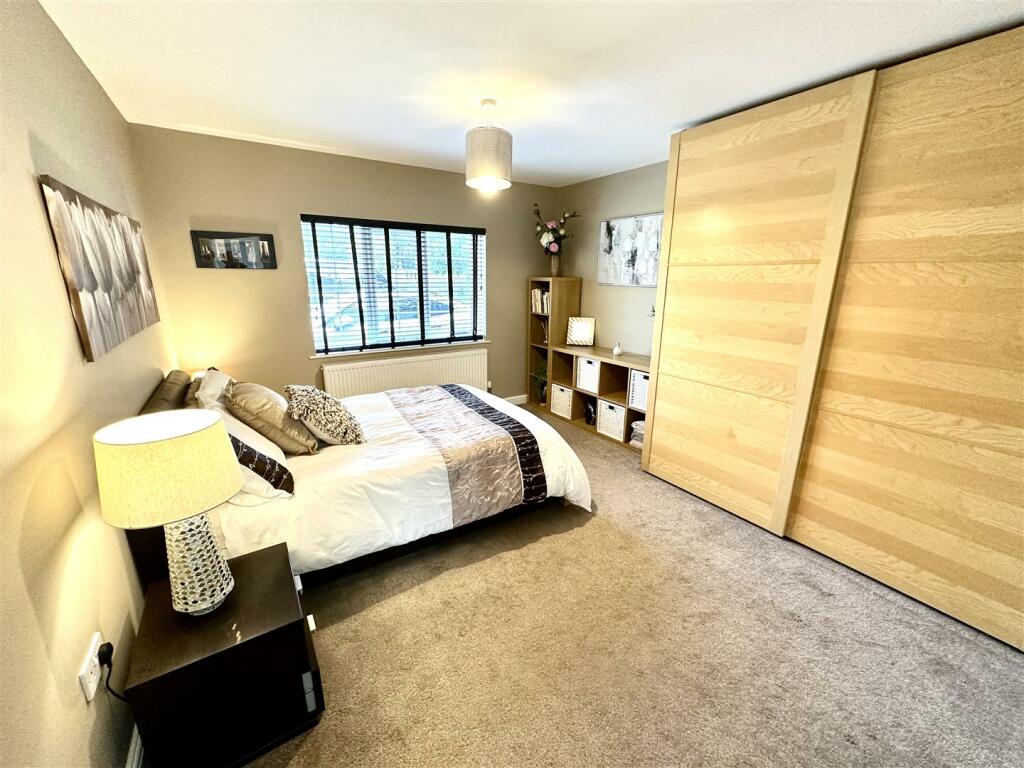 GUEST BEDROOM SUITE