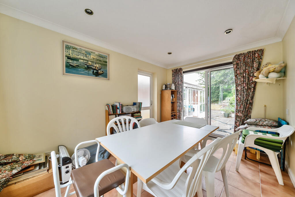 1316691-7-685d397...