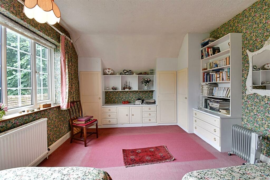 Bedroom 3_2.jpg
