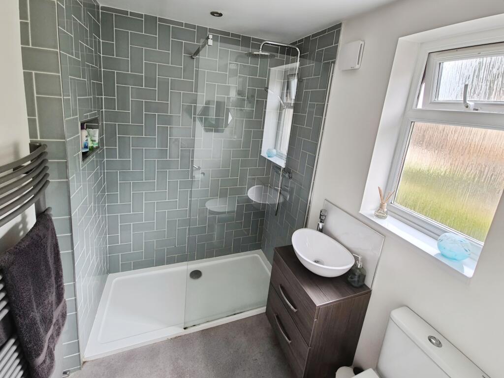 67d27eb6-Family 20Shower 20Room