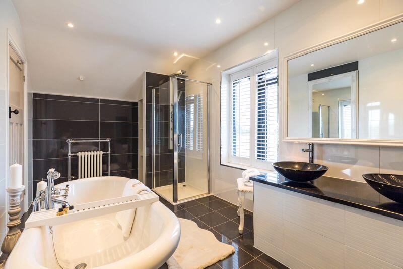 Ensuite