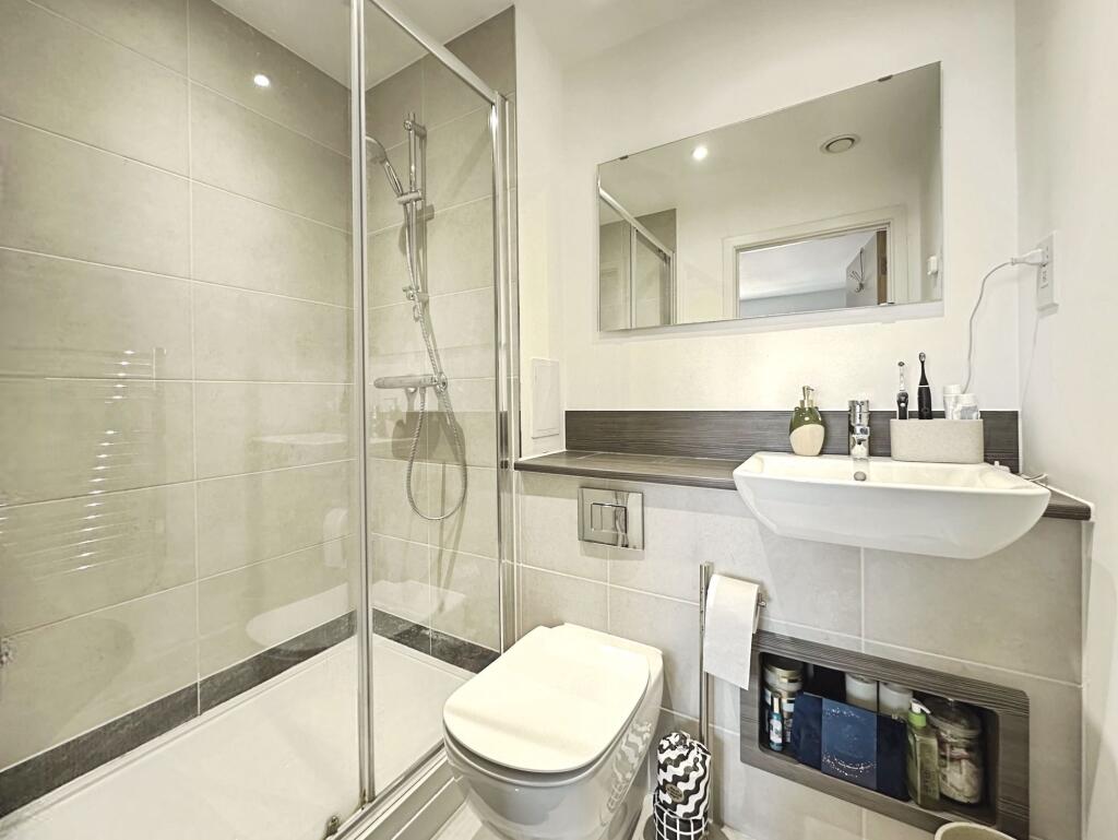 En-Suite Bathroom
