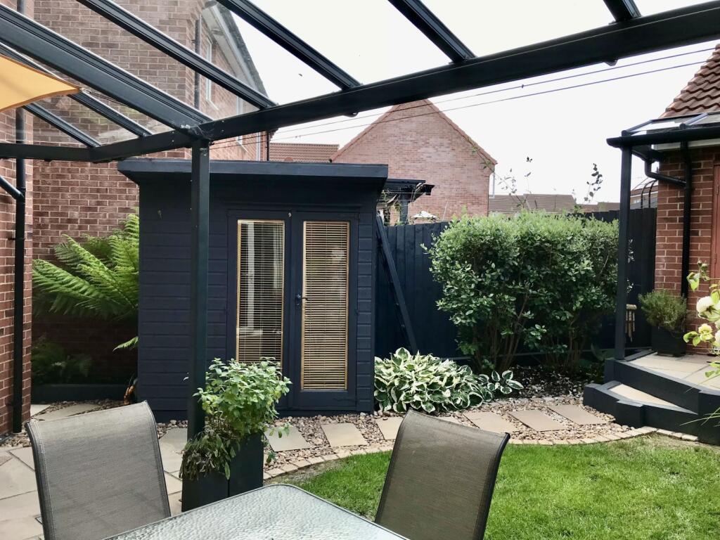 Estate Agents EweMove Scunthorpe - Patio