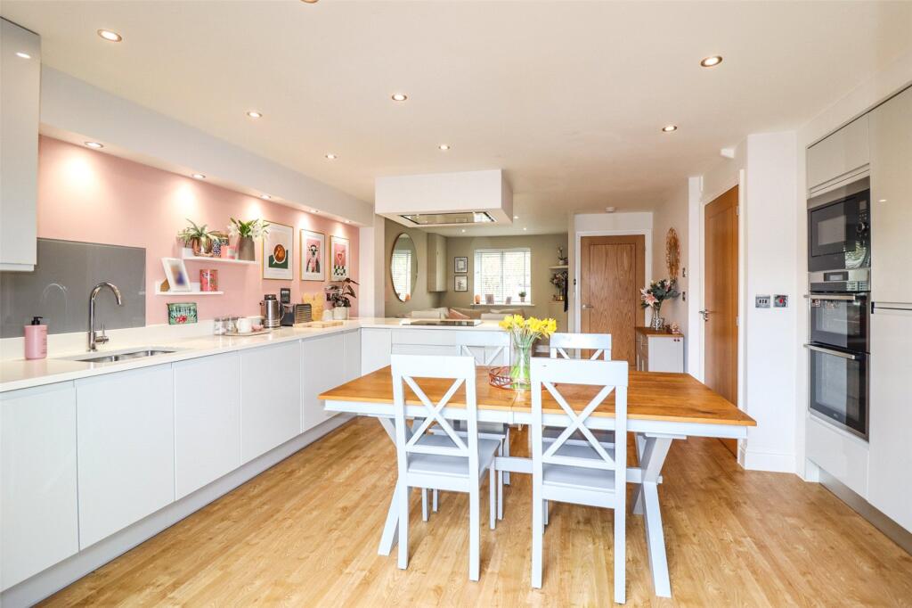 Kitchen/ Family Room