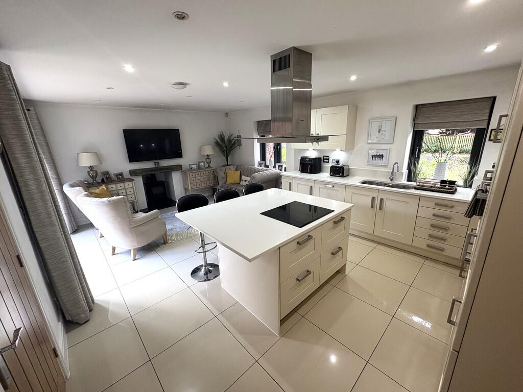 kitchen lounge 2