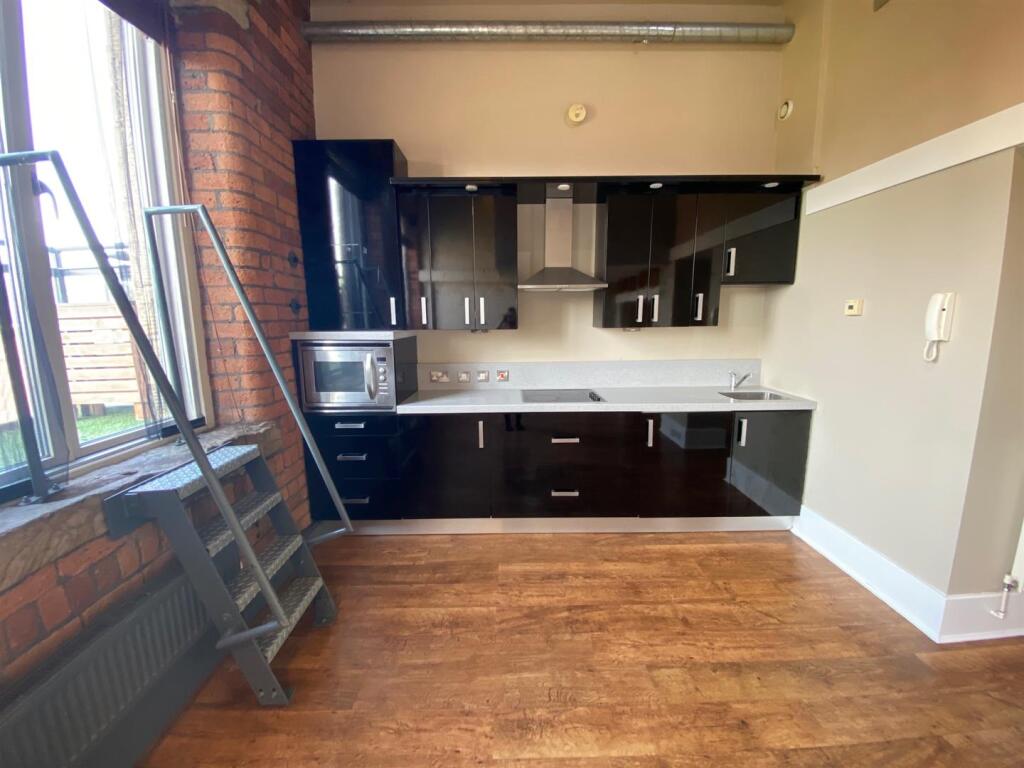 KITCHEN 3.jpg