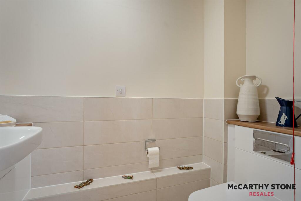 CLOAK ROOM