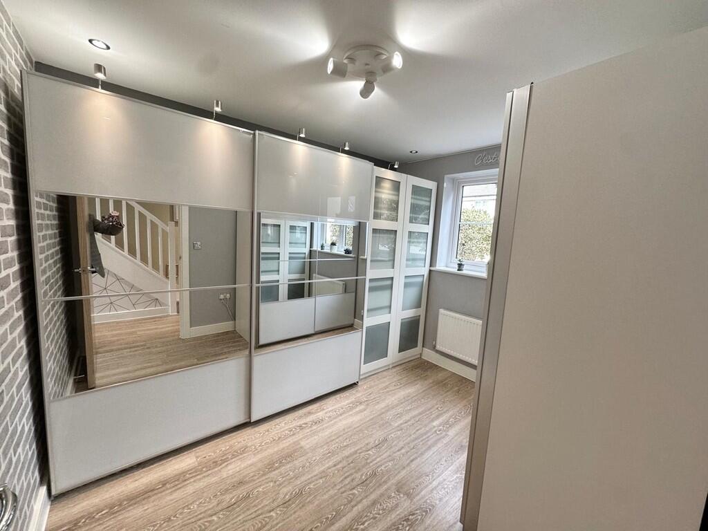 IMG-20250917-WA00...