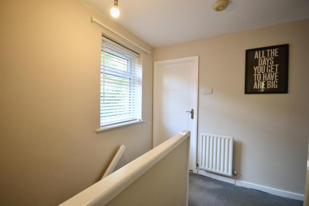 FIRST FLOOR LANDING
