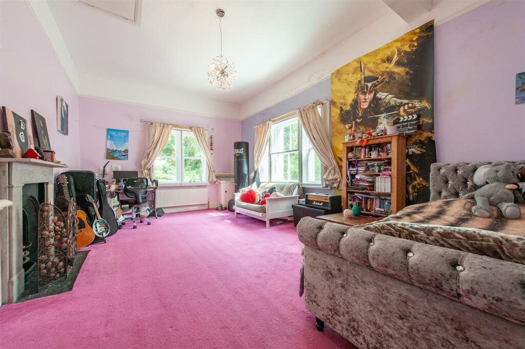 Bedroom 2.jpg