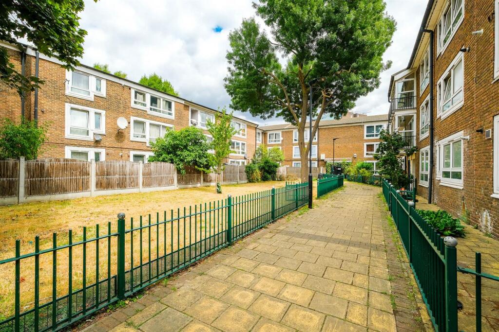 7 Bettons Park-23_web.jpg