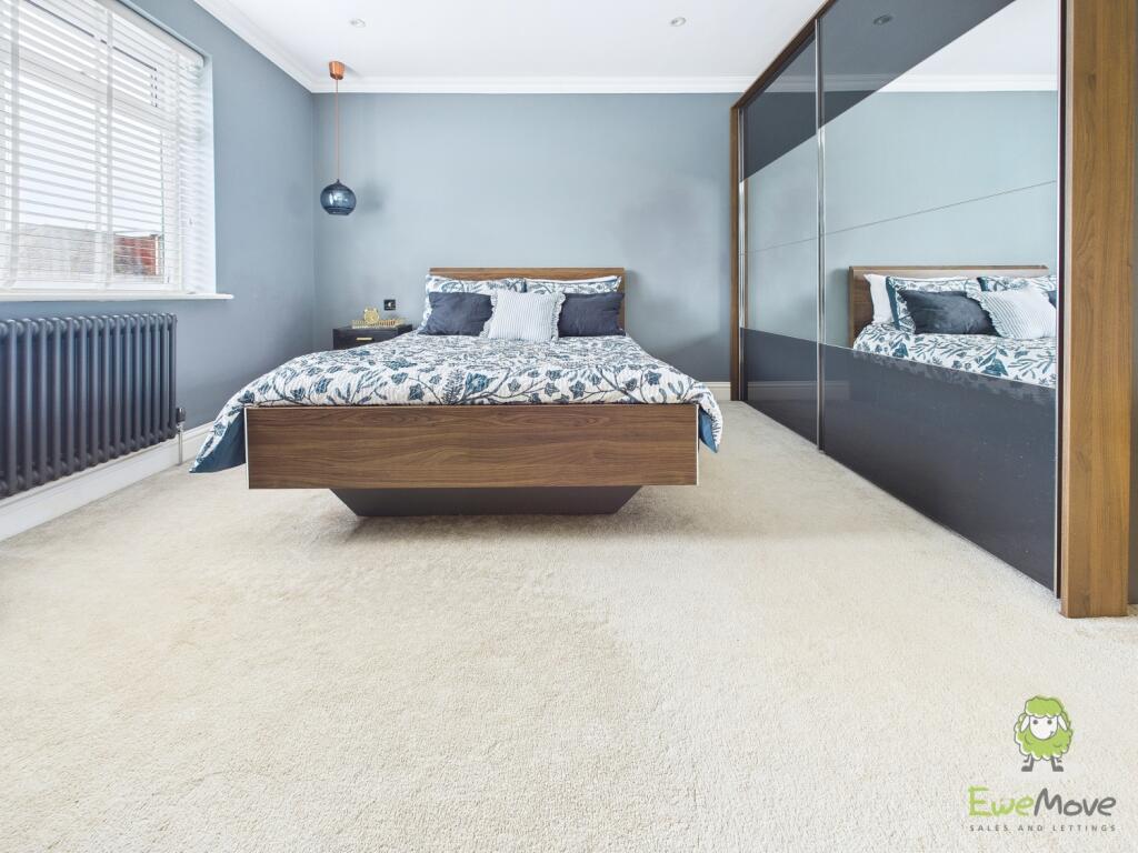 CAM01543G0-PR0166-STILL007