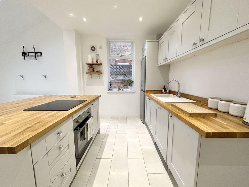 Flat 1 Kitchen alt view