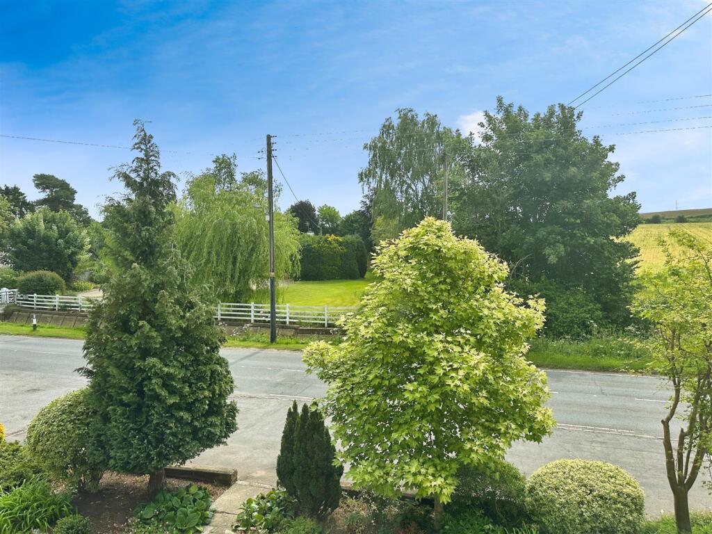 fa2244b9--428E-A04C-A98AF508F493-66306-00001570F00