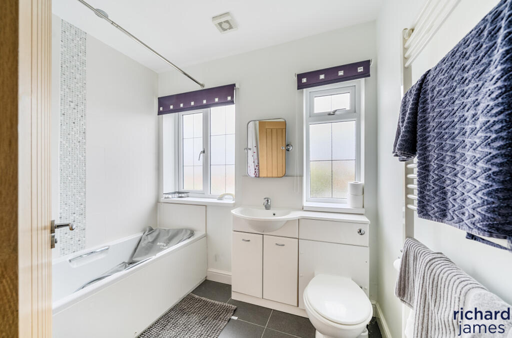 a2c4b58a240b45f4812f78e80fff9815